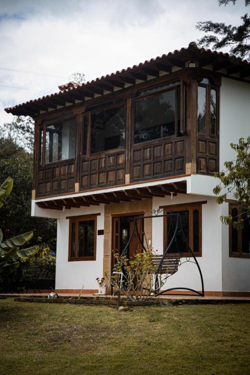 Casa entre montañas y jardines-Estancia Nirvana - 2