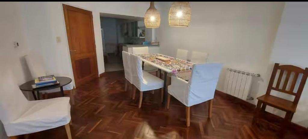 Modern Downtown Apartment - 3
