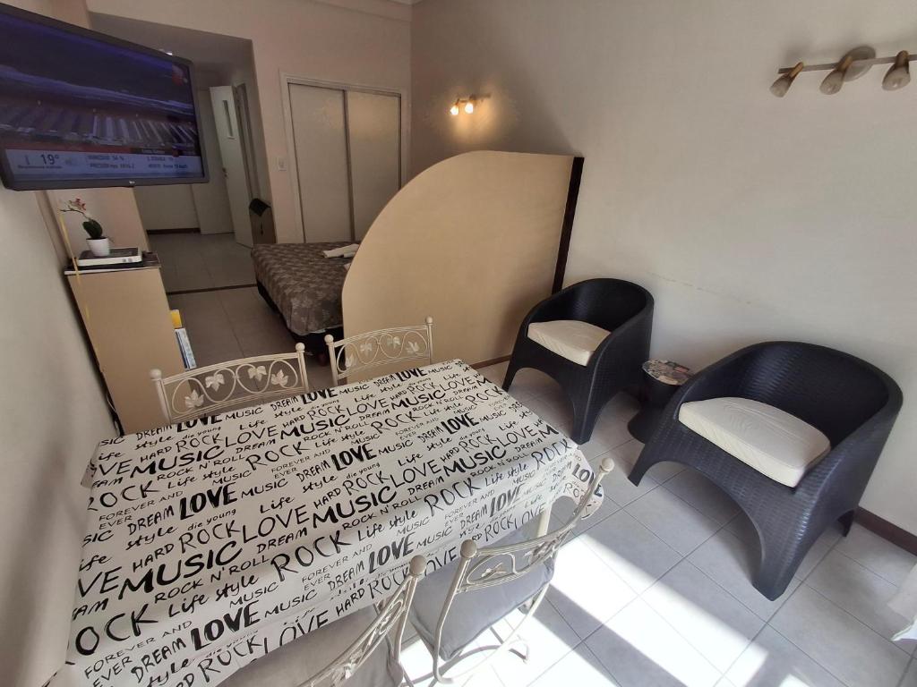 MARyMAR DEPARTAMENTO para 2 personas a 2 cuadras del mar en La Perla, MAR DEL PLATA - 2