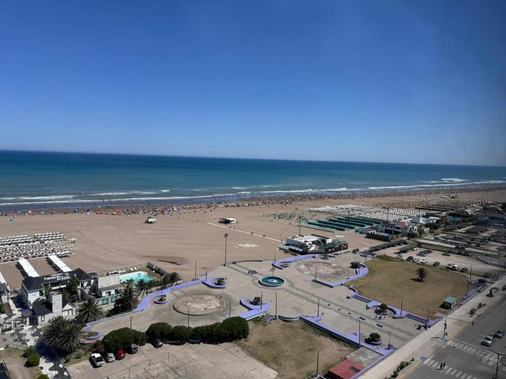 MONOAMBIENTE EDIFICIO OCEANO NECOCHEA frente al mar, - 1