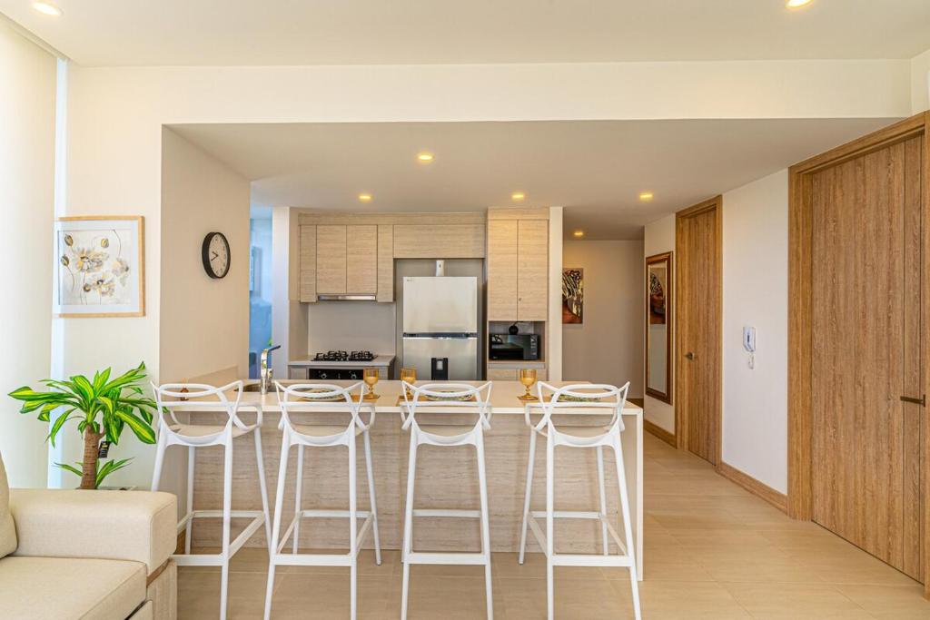 Exclusive 2BR en Morros Eos with Pool & Parking - 4