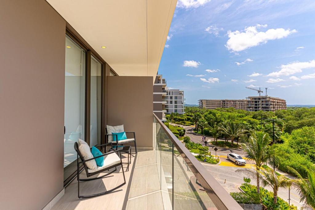 Exclusive 2BR en Morros Eos with Pool & Parking - 2