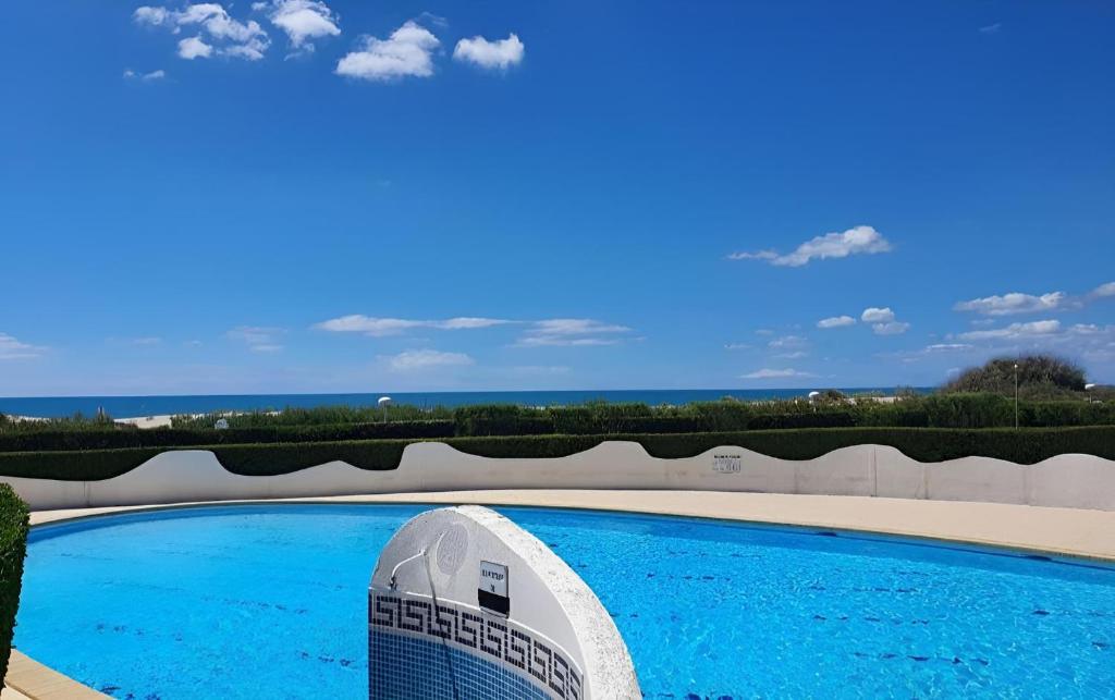 Studio 4 pers, 1ère ligne, Piscine, Vue mer latérale - 5