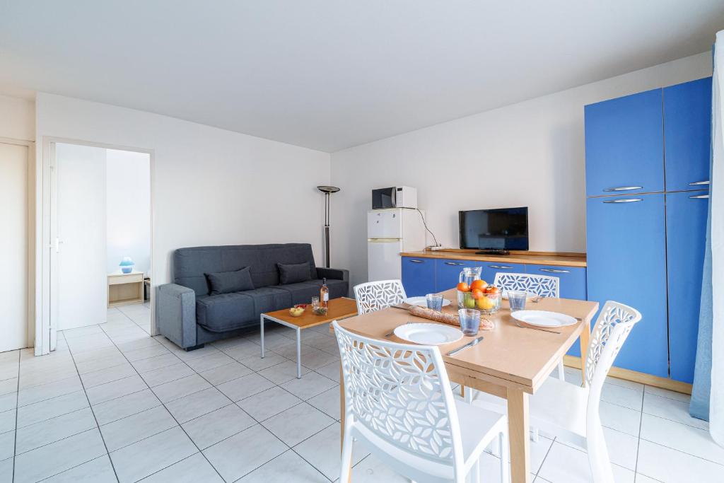Royal Park - Happy Rentals - 3