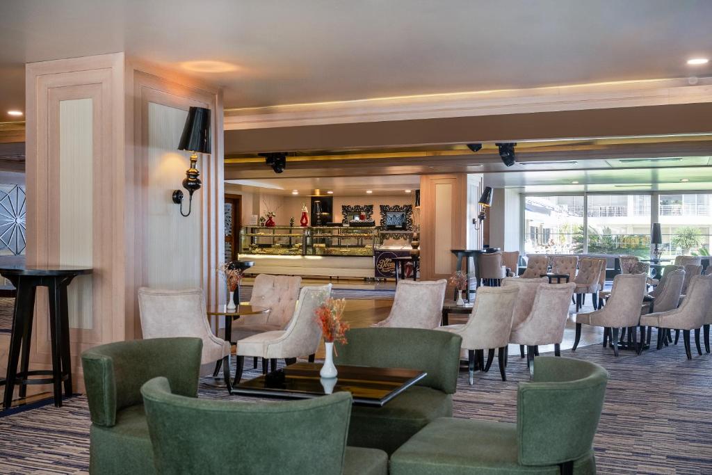 Pub/Lounge