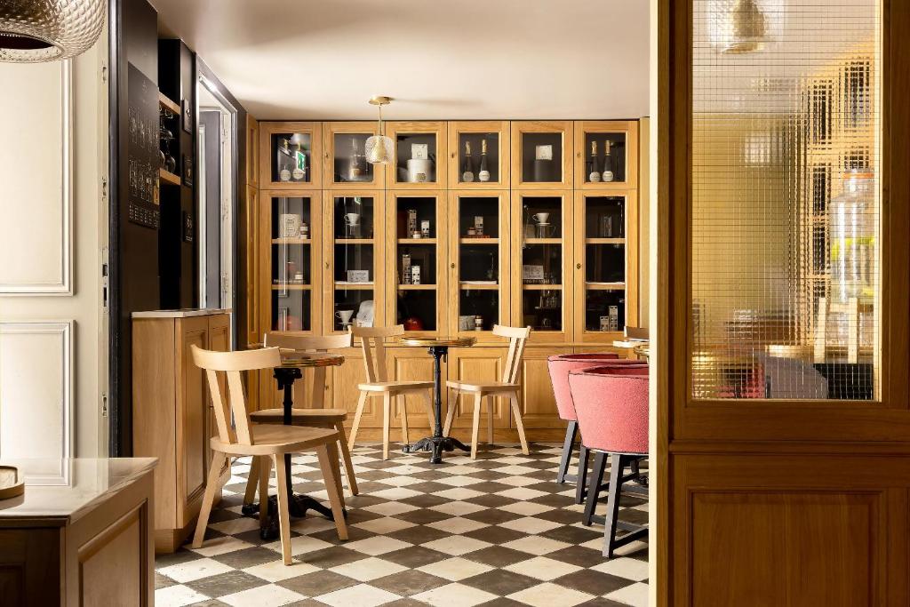 フロント・ロビー