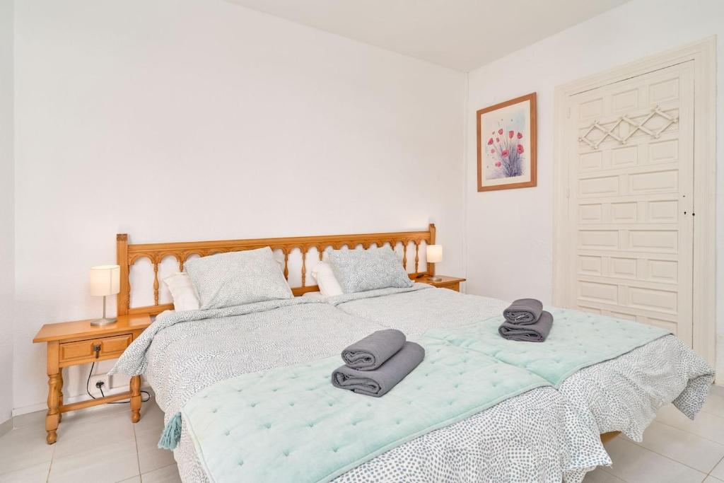Large One Bed Apt - 2