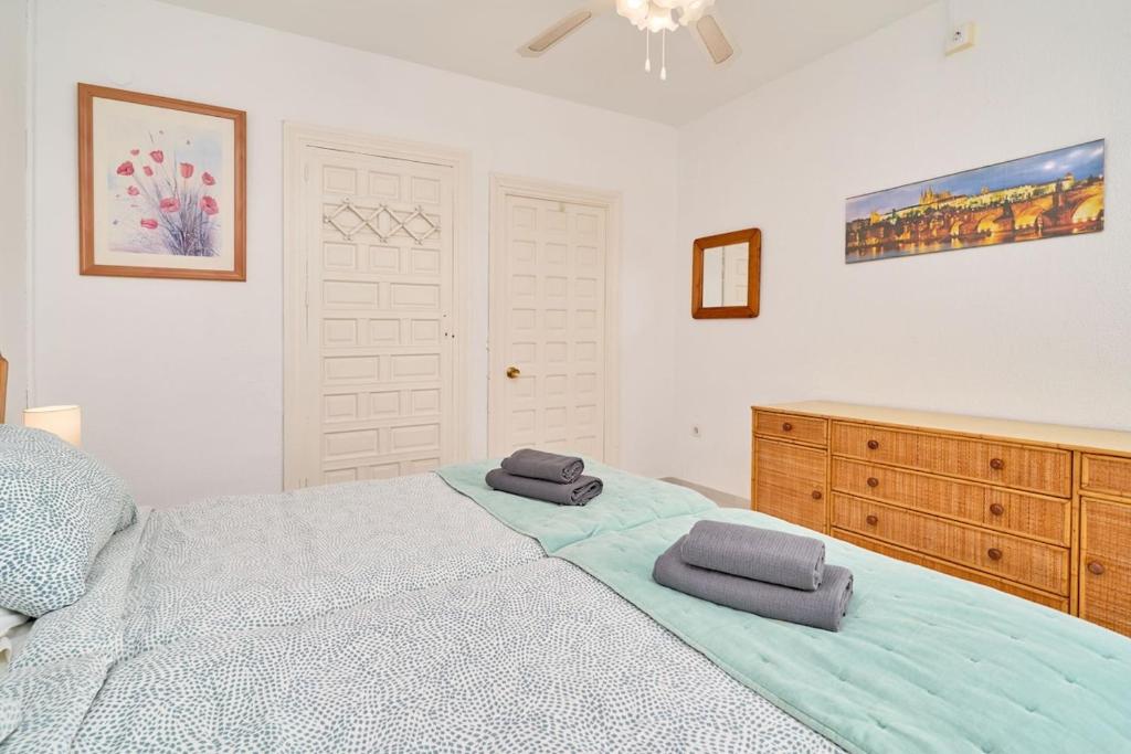 Large One Bed Apt - 4
