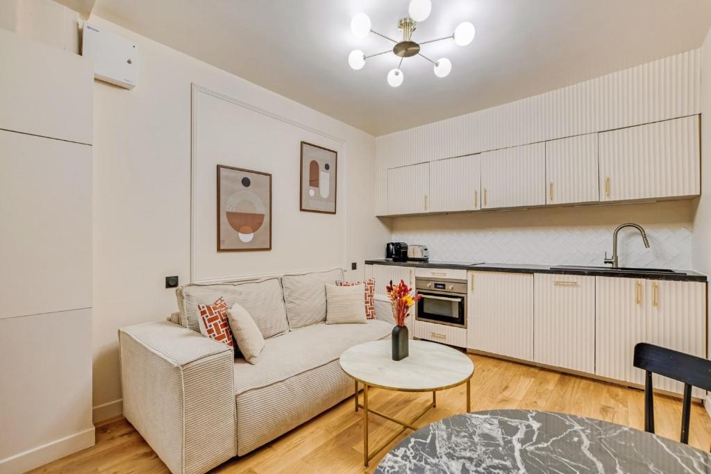 Pick A Flat's Apartment in Opera - Rue Grange Batelière - 1