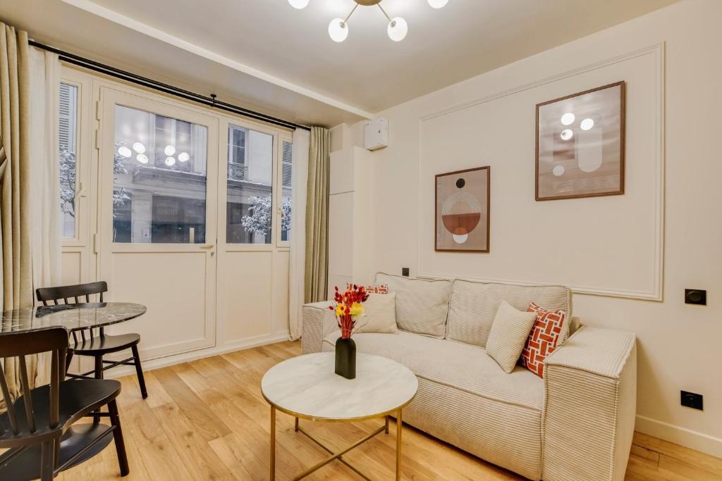 Pick A Flat's Apartment in Opera - Rue Grange Batelière - 2