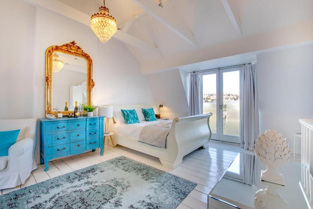 3 Bed in St Ives photo 2