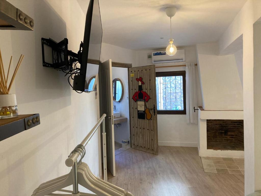 Habitación amplia y tranquila con baño privado en piso compartido - 5