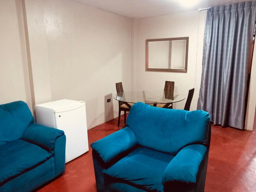 Departamento de tres habitaciones amplio - 1