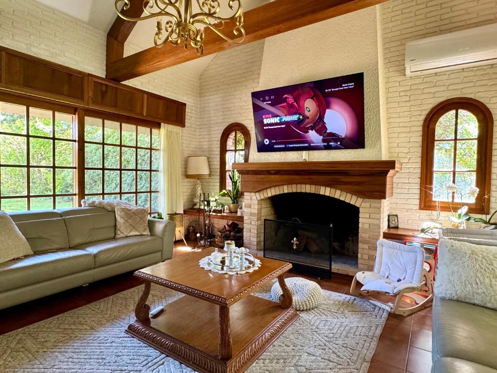 Chalet Saint Tropez - Bright & Spacious 5BR Home - Walk to Imarangatú - 2