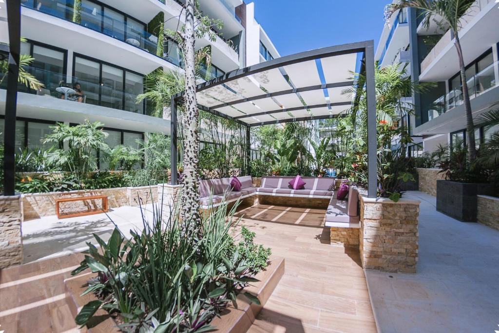 The City Condos by Menesse - 4