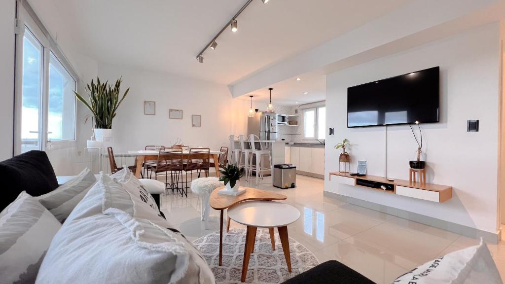 Depto Angel - Vista al Mar Punta Mogotes Para 4 personas Con cochera - Hola Sur - 1