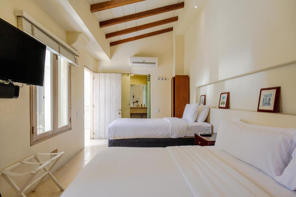 Casa Stella - Authentic Luxury Rooftop Pool - 3