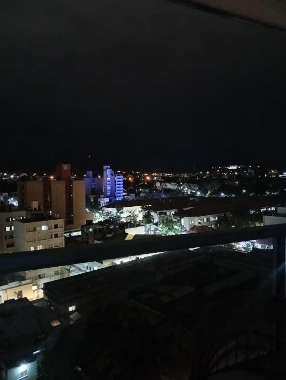 Un hermoso departamento con vista a la ciudad ubicado en calle arenales 1233-centro - 2