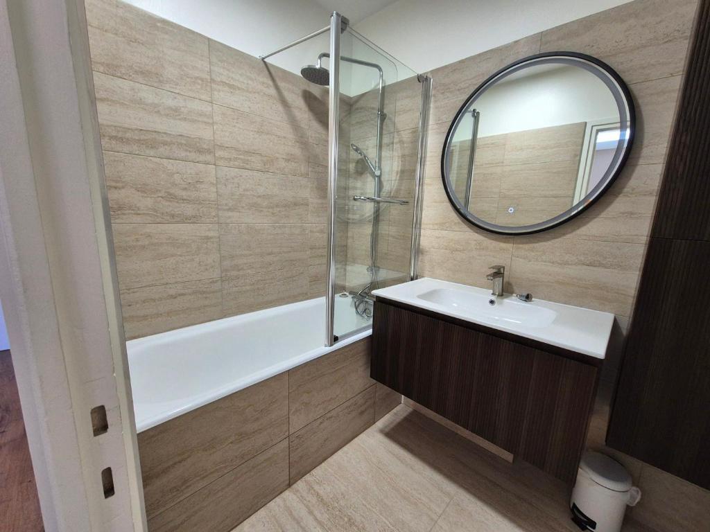 Appartement skis aux pieds avec balcon et cuisine équipée - FR-1-502-595 - 5