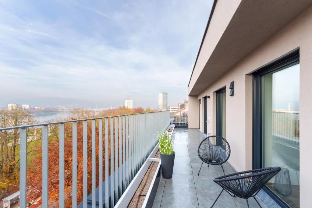 RIVERSIDE APARTMENTS Premium Living with great view - 4