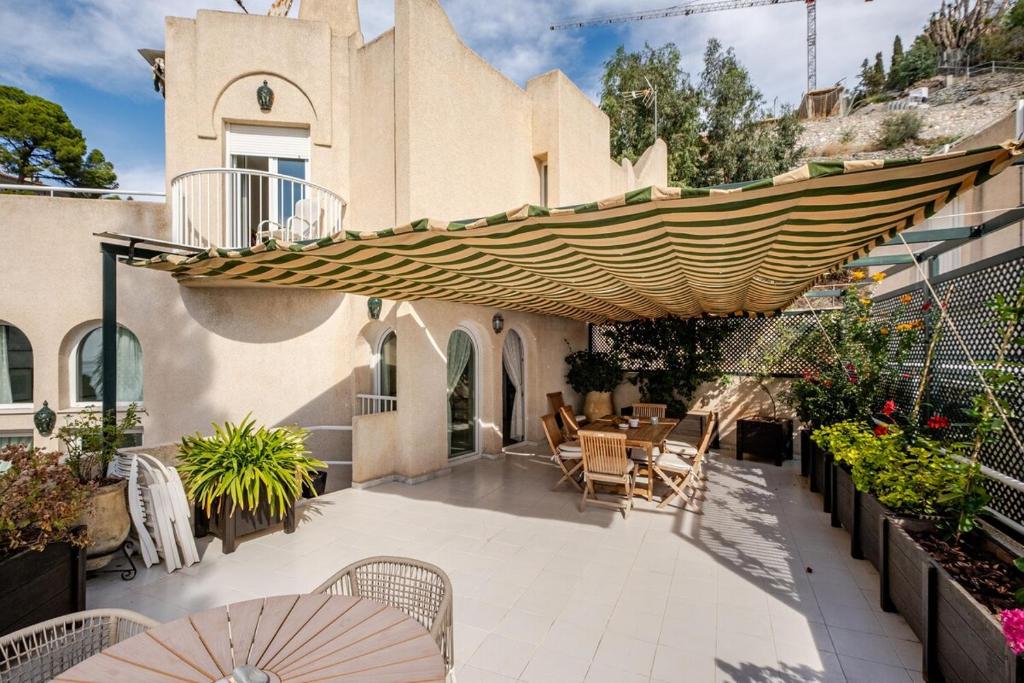 Oasis Beachfront Luxury Villa - 3