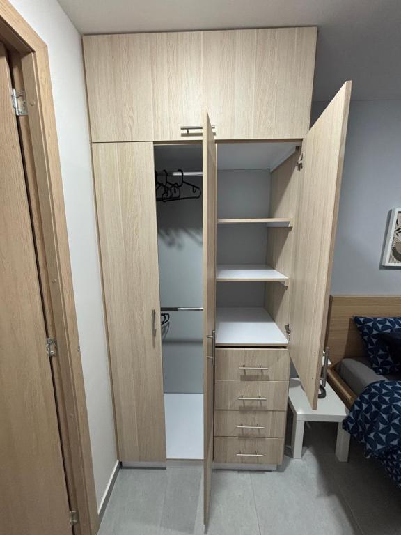 Apartamento Moderno con Aire Acondicionado en Pampalinda - 5