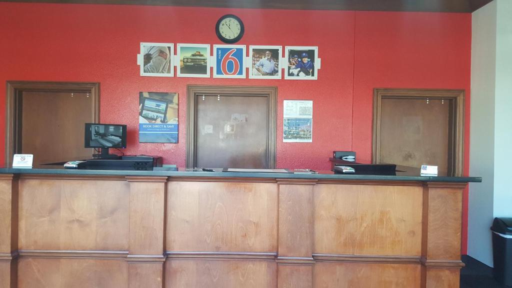 フロント・ロビー