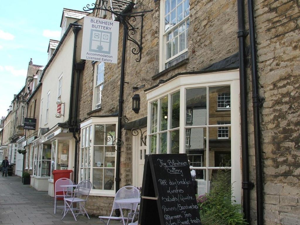 ザ ブレナム バタリー (The Blenheim Buttery) 外観