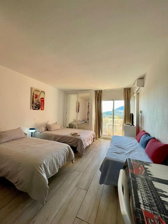 Jupiter Apartments Sea View - 3