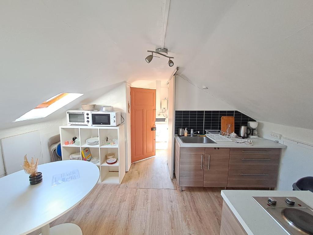 Attic Studio in Mourillon - 1