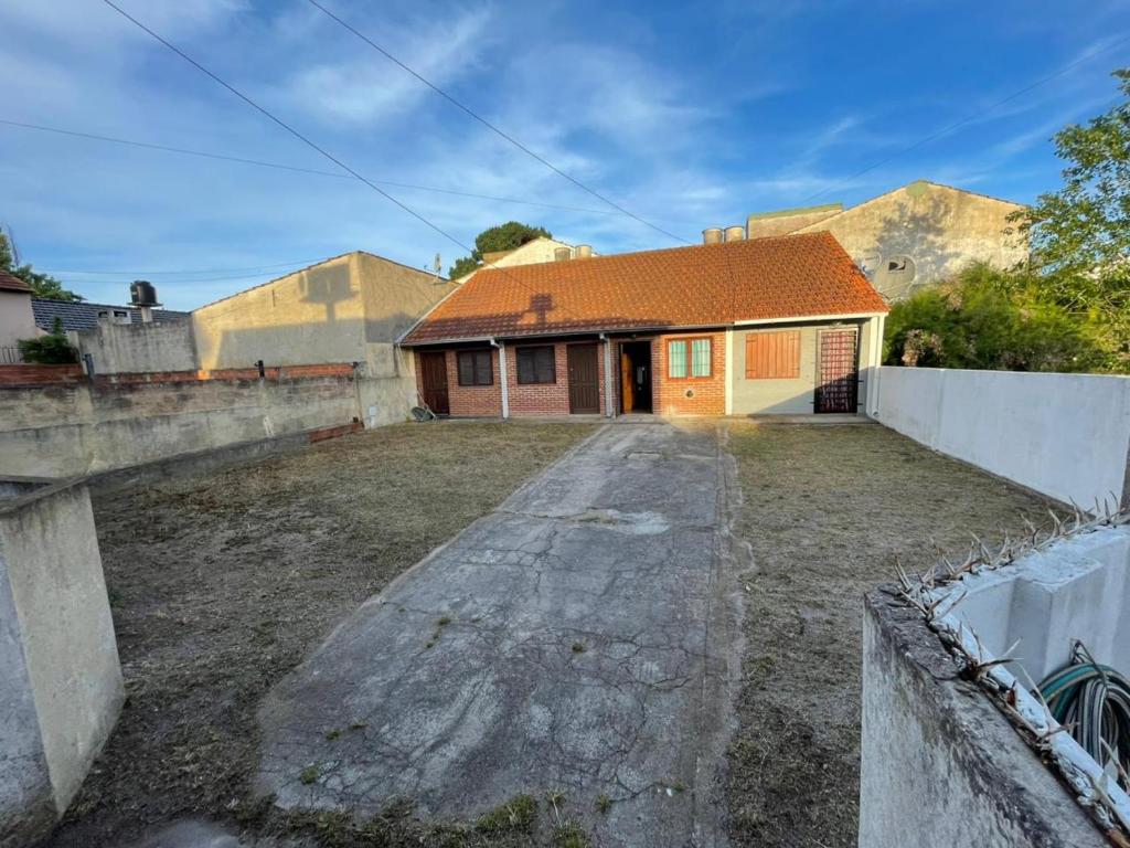 Casa duplex Calle 2 - 4