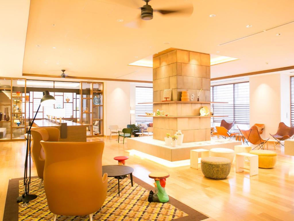 Shared lounge/TV area