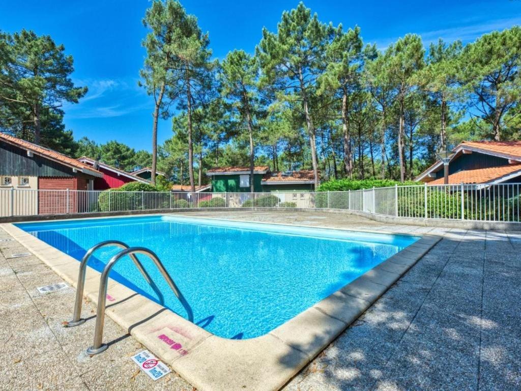 Lacanau Océan, maison 6p, grande terrasse sous les pins, golf, piscine & océan à vélo - 2