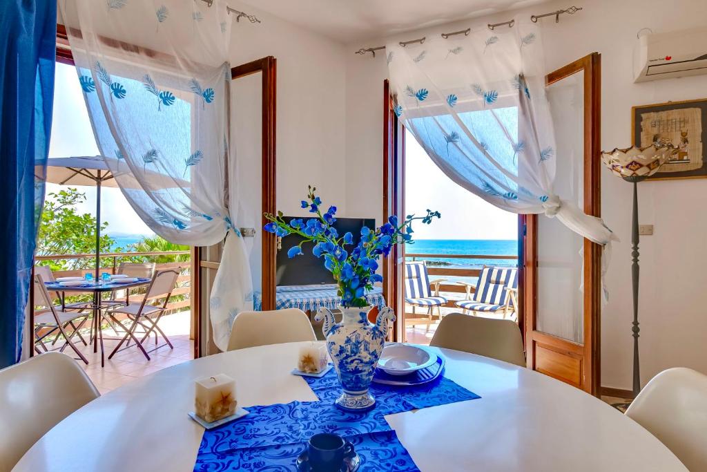 Fauci Holiday Home by Biddizzi Rari - Accesso diretto alla spiaggia, vista mare - 2