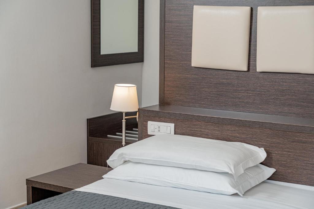 Club Esse Sunbeach — Hotel rooms in Squillace, Calabria