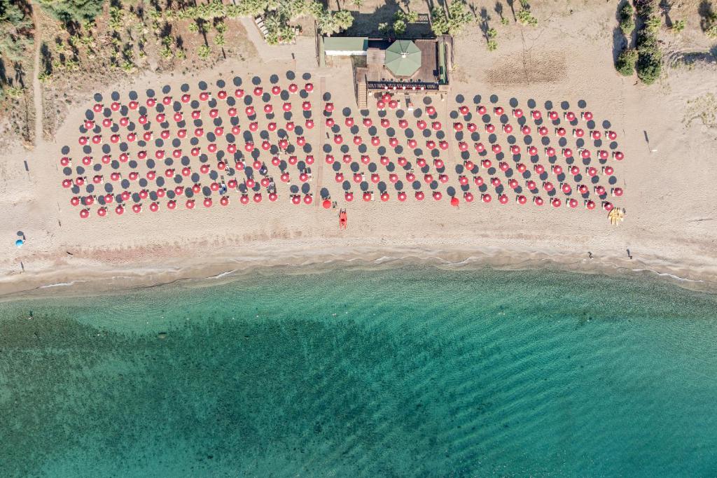 Club Esse Sunbeach — Beach in Squillace, Calabria
