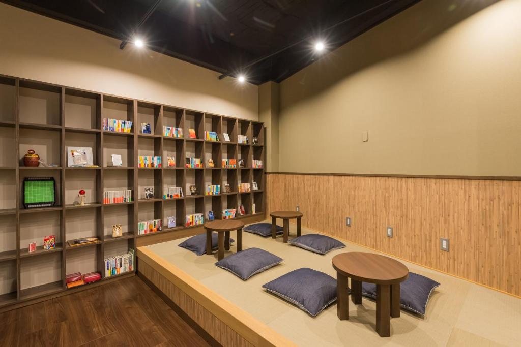 Shared lounge/TV area