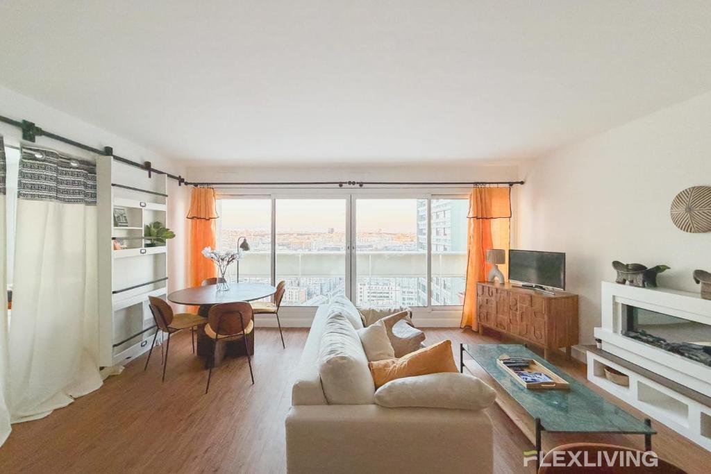 Spacieux T3 dans le 13ème avec petit balcon et vu sur les toits de Paris - 1
