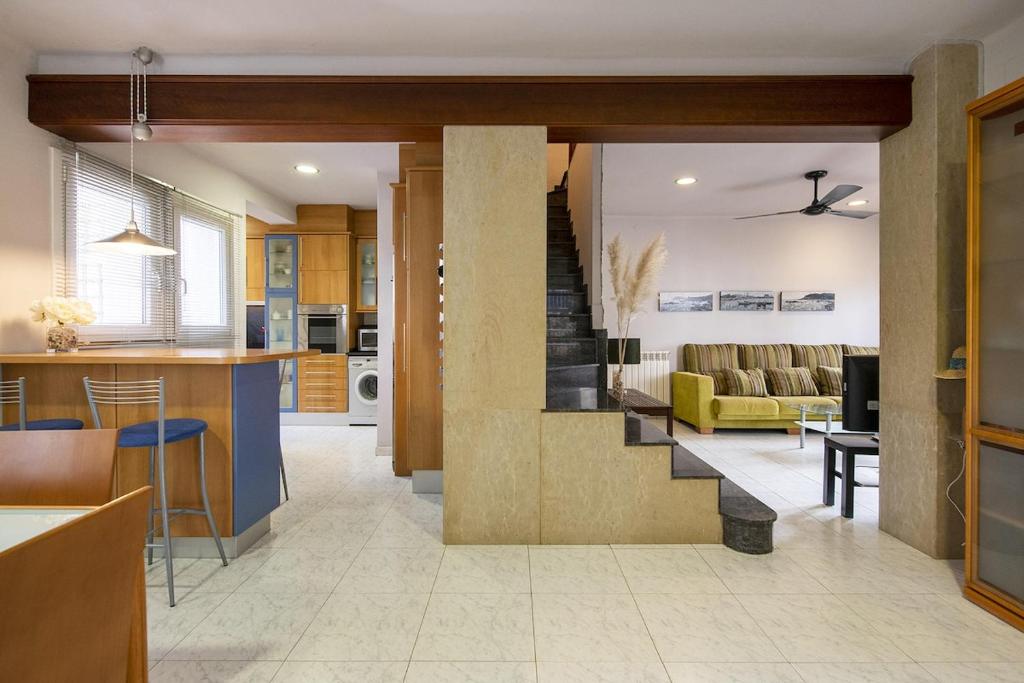 Casa con plaza de parking - 1