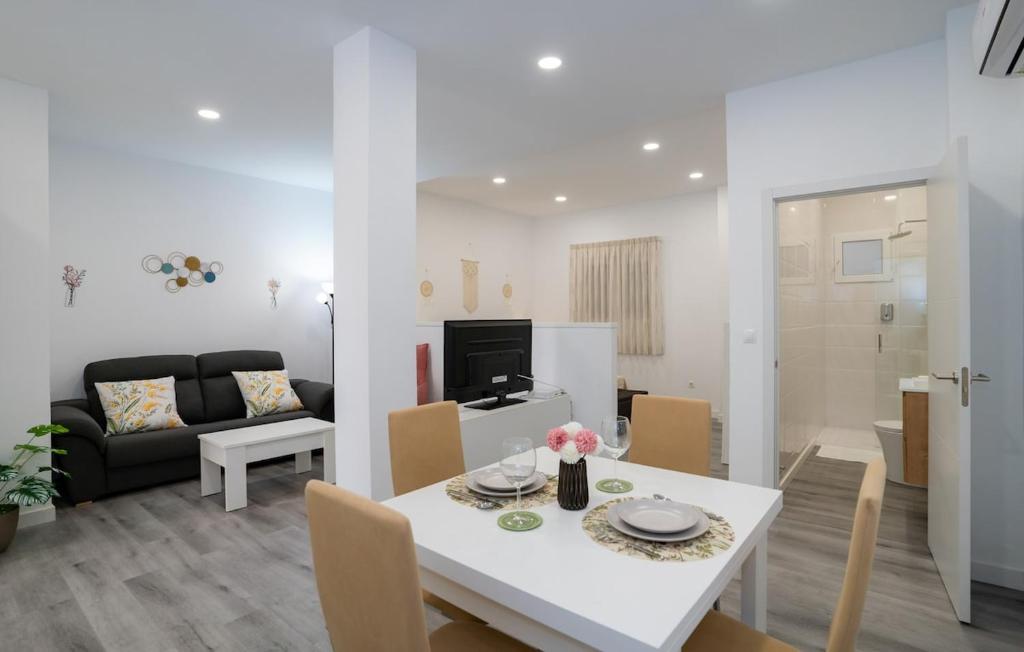 Holidays & Home Estudio El Palo 8A, 400 m playa - 1