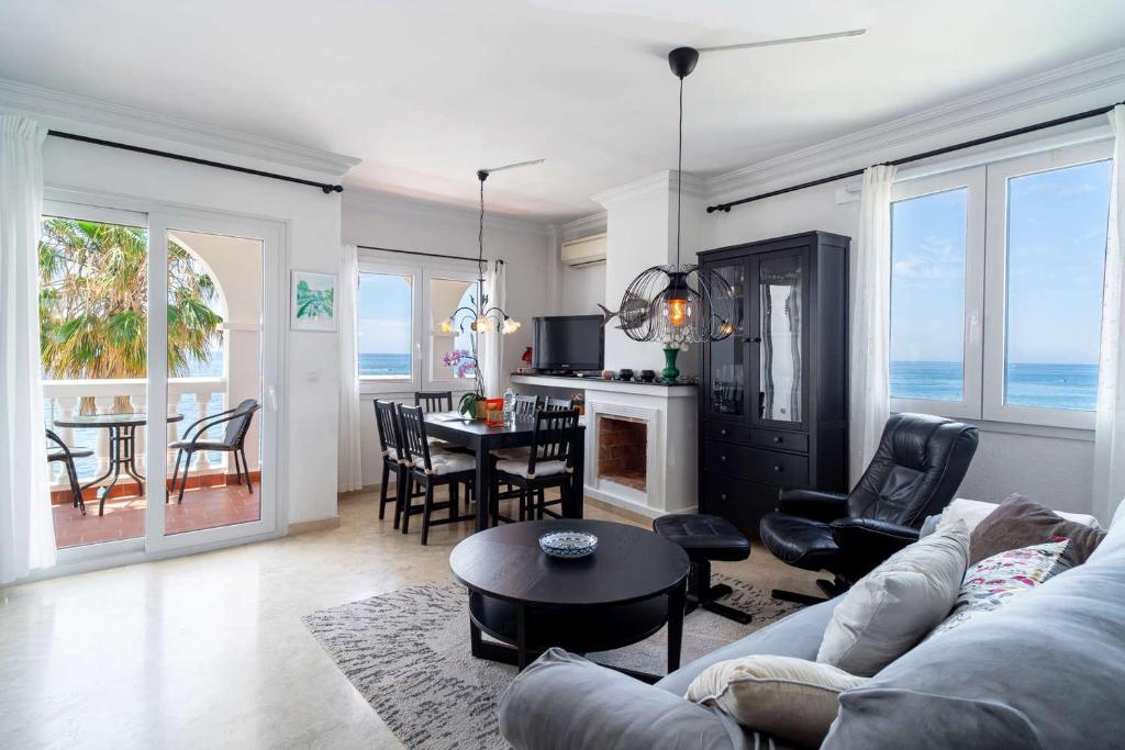 Stella Maris Beachfront 2J by Casasol - 4
