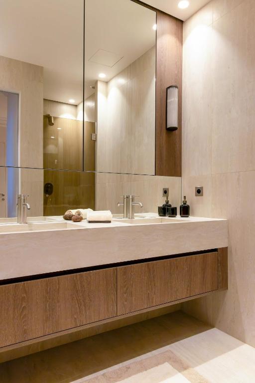 Harmony Collection II 2BR Suite 6P Bourse Grevin - 4