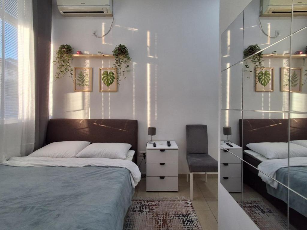 One-Bedroom Apartment in the Center of Budva on a Quiet Street 5 Minutes to the Beach - 2