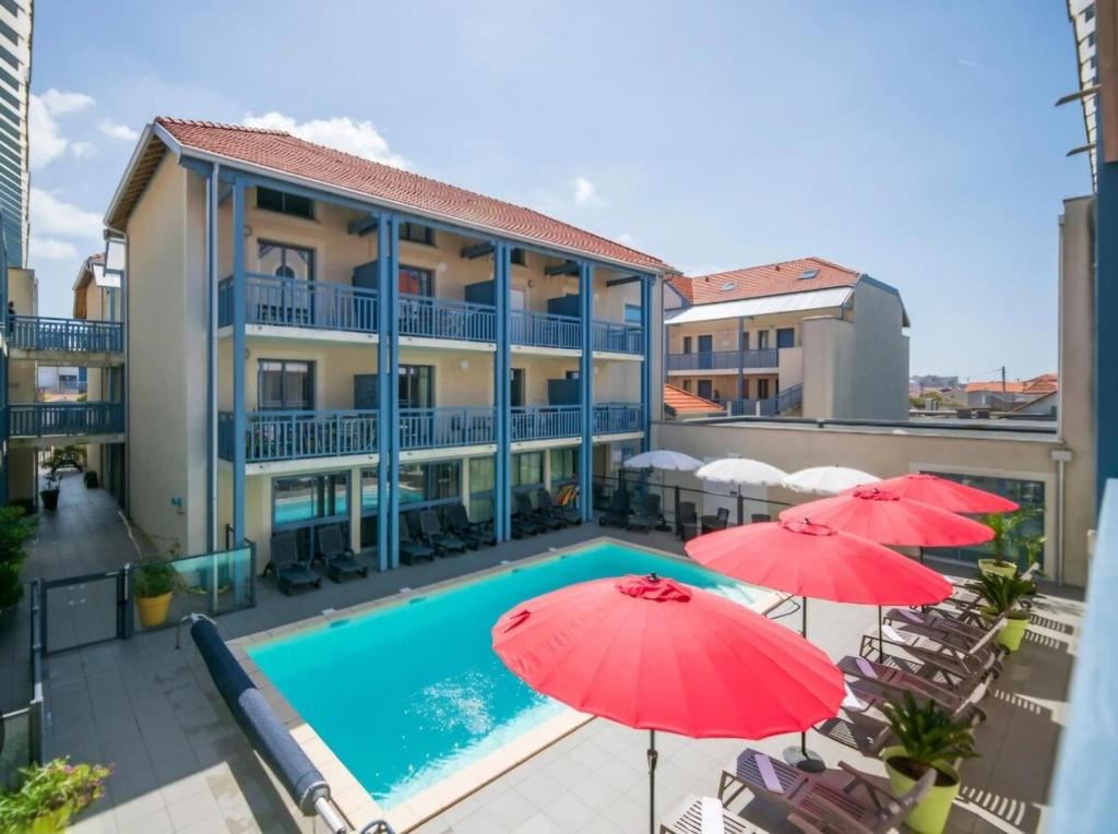 Superbe duplex à Biscarrosse Plage avec piscine, parking privé et océan à pied - 2
