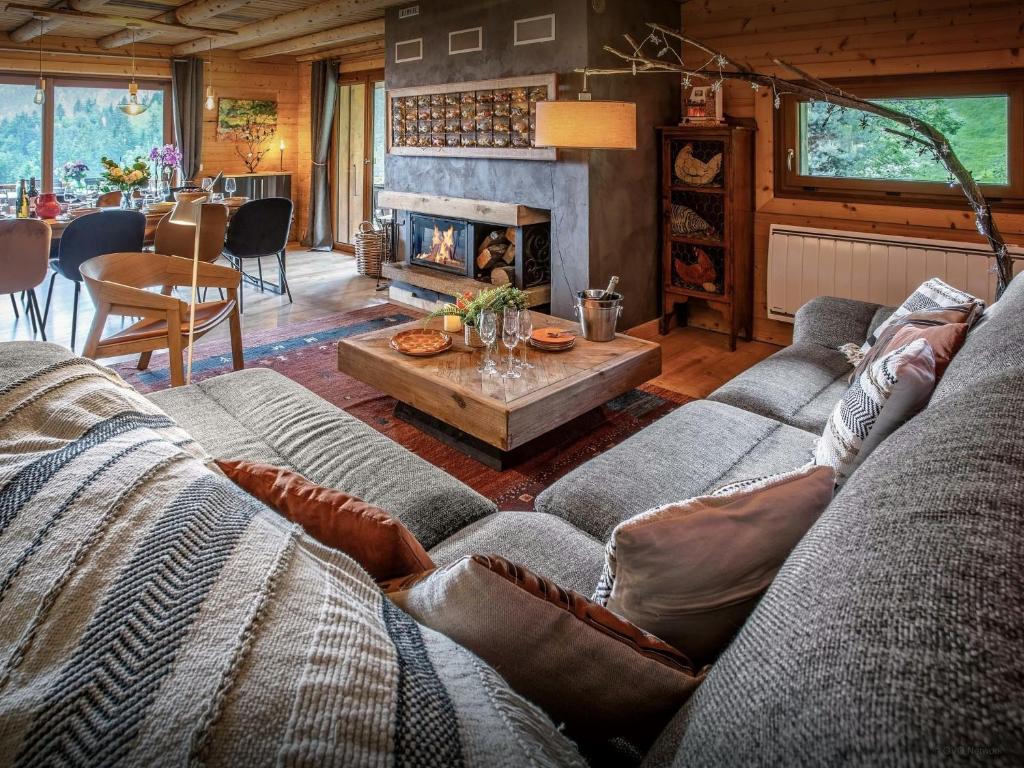 Chalet Bendo - OVO Network - 3