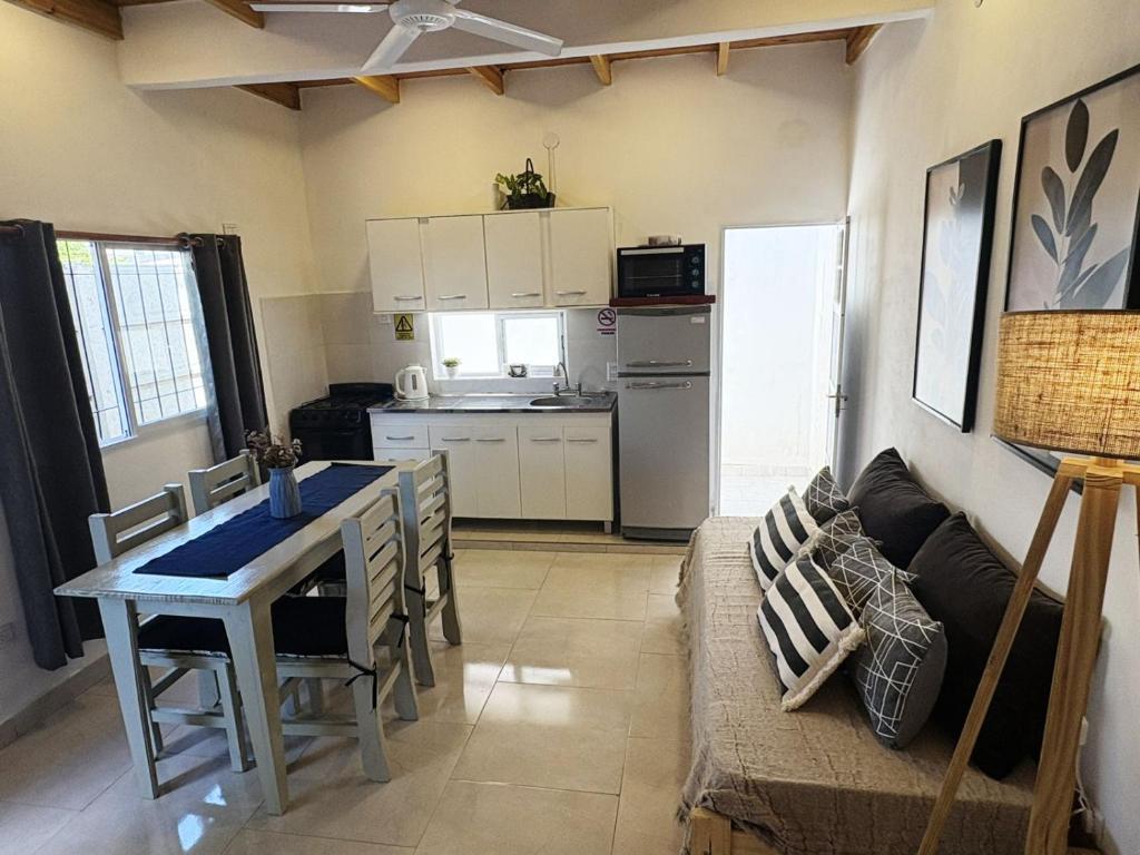 Dpto Centrico 2 Hab con Split Frío Calor cada Habitación - 3
