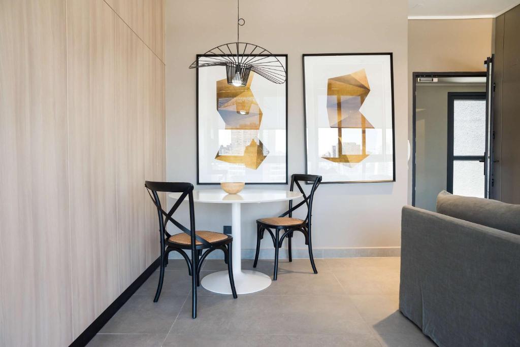 Cozy 1BR Getaway for Three in Vibrant Nunoa - 4