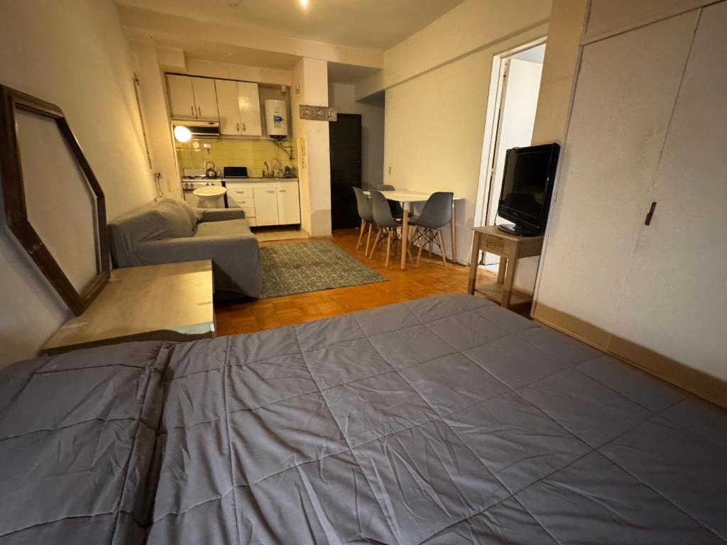 Bright studio apartment in Almagro 4th floor - 2