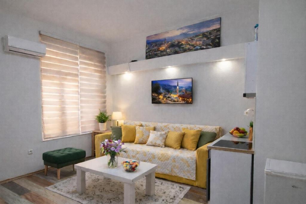 Sarajevo Stylish Central Apartment - Steps to Old Town and Sebilj - 2