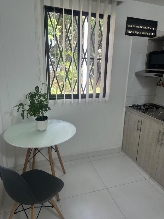 Apartaestudio, 1 piso con entrada autónoma - 2